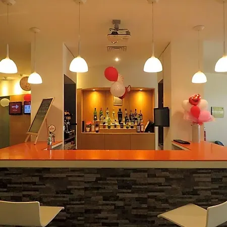 Ibis Algarve فندق