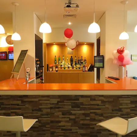 Ibis Algarve Otel 2*